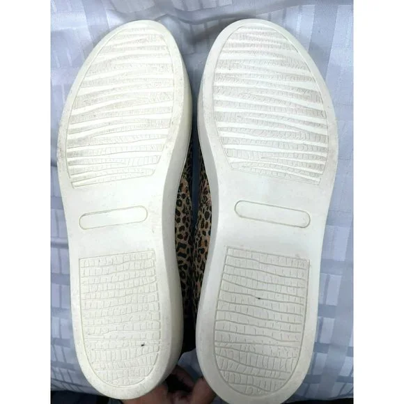 Wonderly Wendalynn Booties, color brown, size 8M - Picture 6 of 9